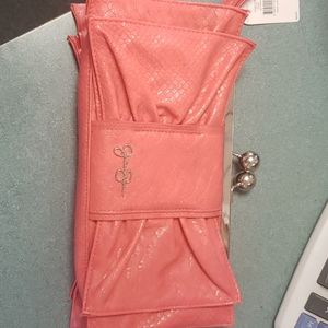 Jessica Simpson clutch
